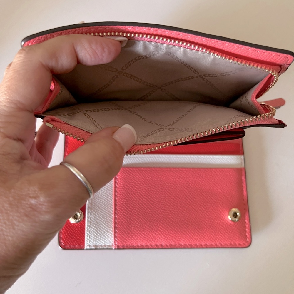 SALE MICHAEL KORS Versatile Color Block Saffiano Leather Wallet With Card Holder - Picture 12 of 15